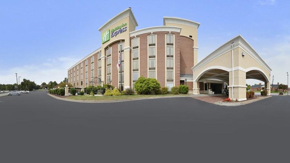 Holiday Inn Express Winston-Salem Medical Ctr Area Bagian luar foto