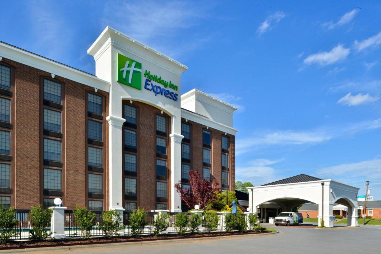 Holiday Inn Express Winston-Salem Medical Ctr Area Bagian luar foto