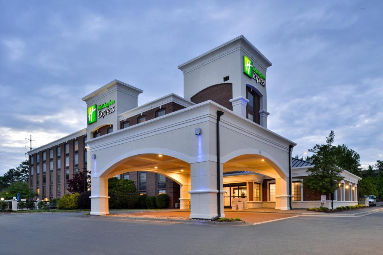 Holiday Inn Express Winston-Salem Medical Ctr Area Bagian luar foto