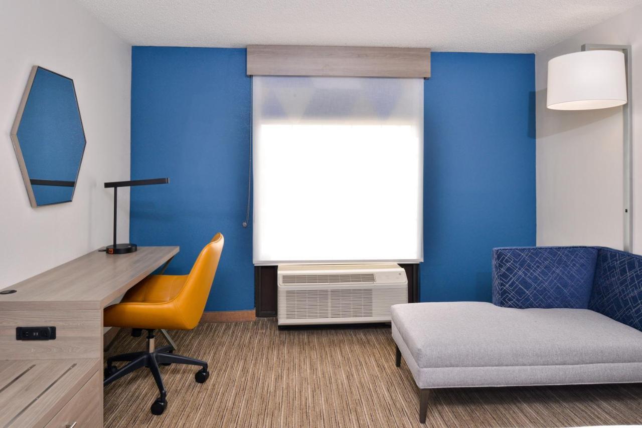 Holiday Inn Express Winston-Salem Medical Ctr Area Bagian luar foto