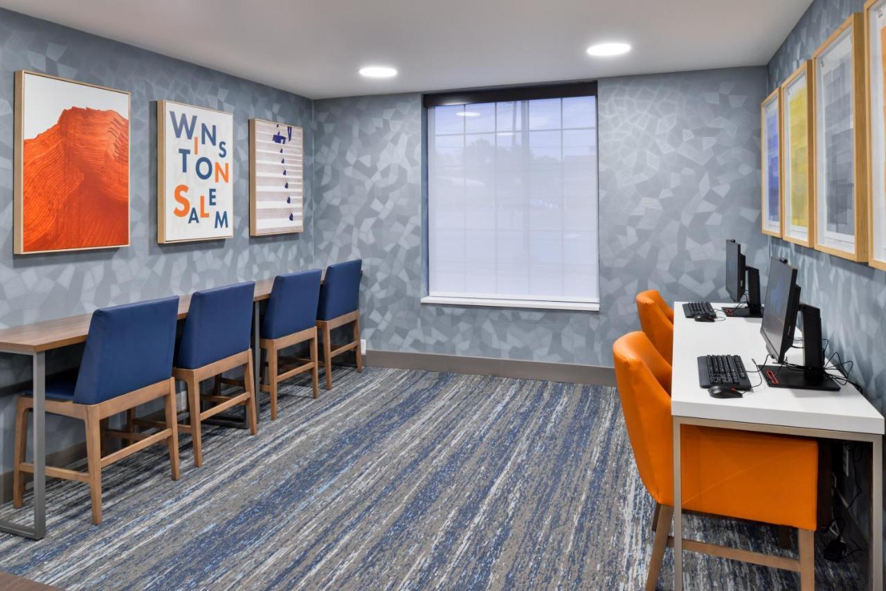 Holiday Inn Express Winston-Salem Medical Ctr Area Bagian luar foto