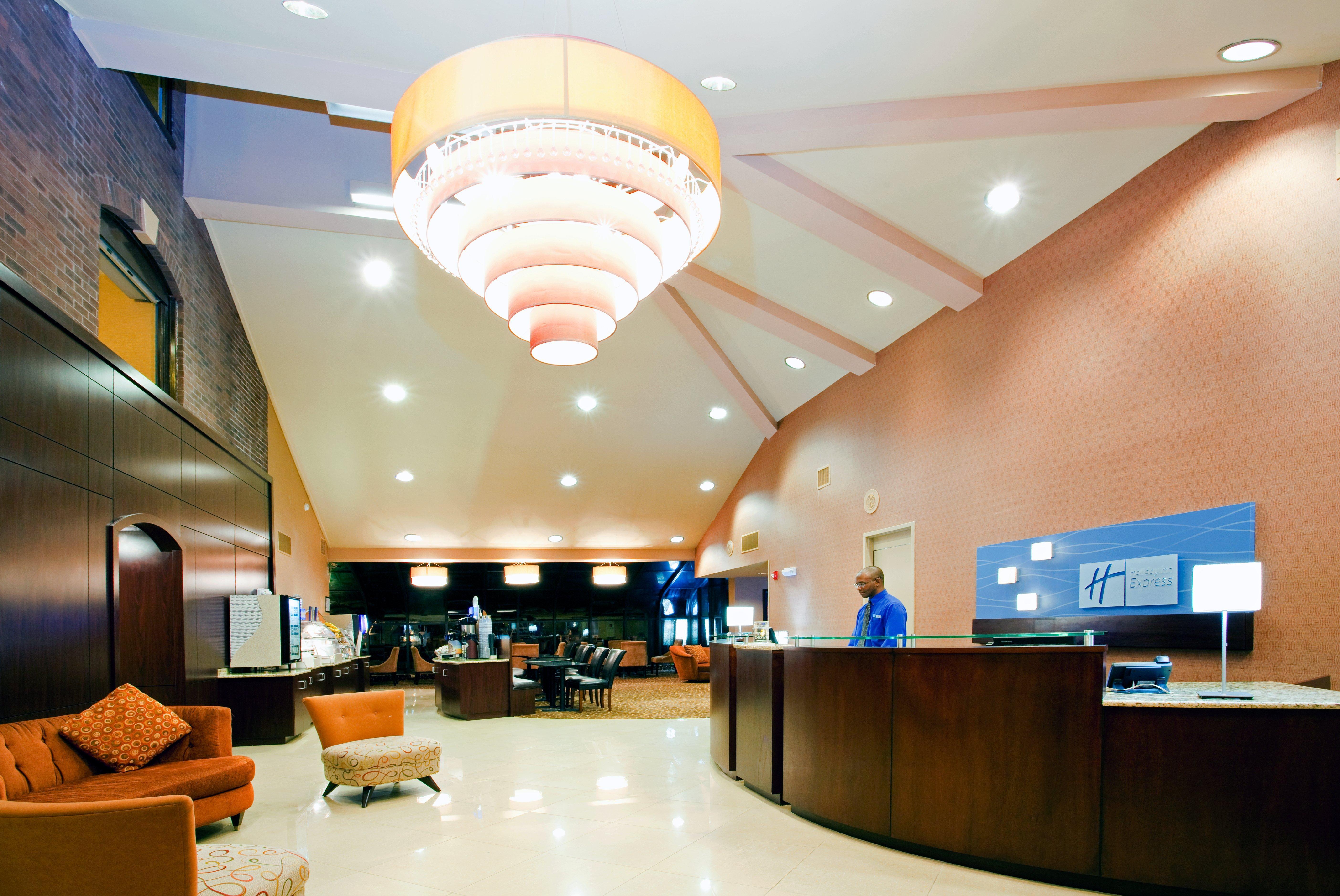 Holiday Inn Express Winston-Salem Medical Ctr Area Bagian luar foto