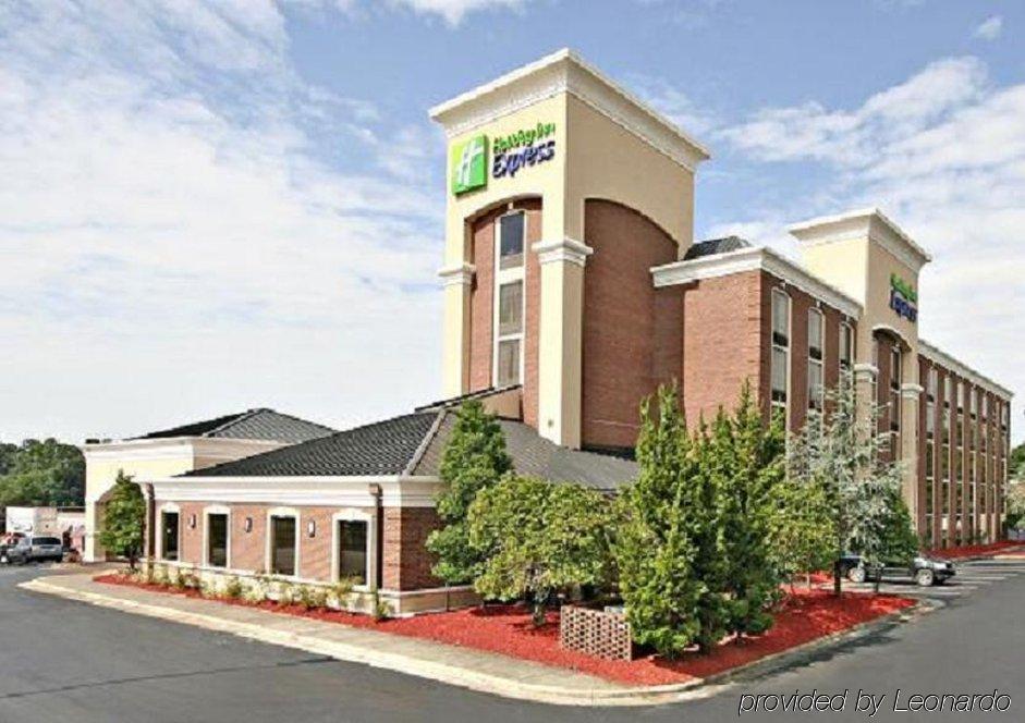 Holiday Inn Express Winston-Salem Medical Ctr Area Bagian luar foto
